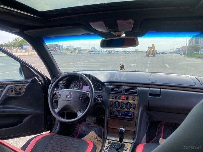 Mercedes E 250-13