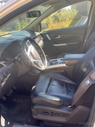 Ford Edge-8