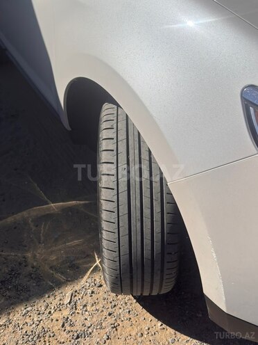Ford Edge-13