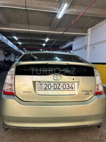 Toyota Prius-4