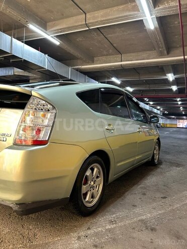 Toyota Prius-5