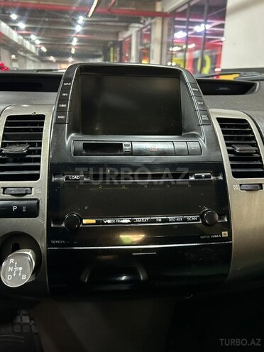 Toyota Prius-12