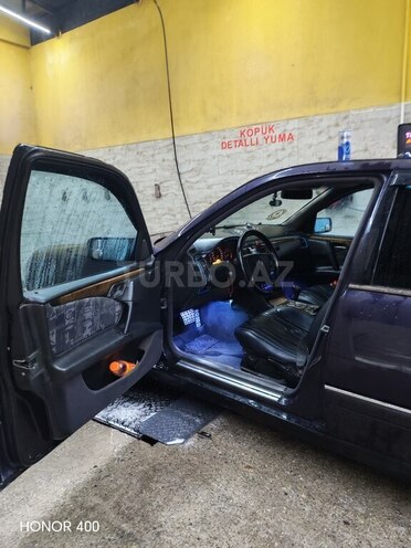Mercedes E 240-5