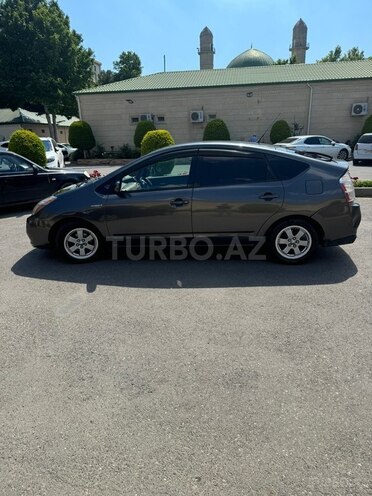 Toyota Prius-4