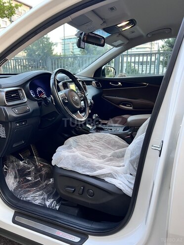 Kia Sorento-12