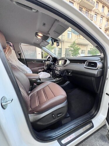Kia Sorento-13
