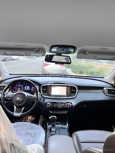 Kia Sorento-11