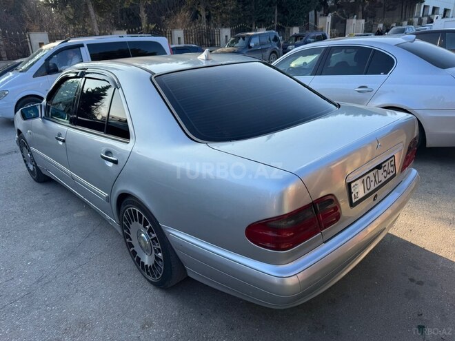 Mercedes E 240-5