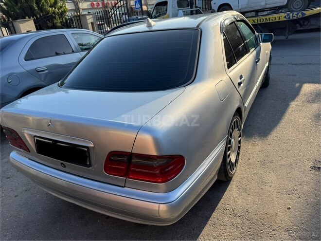 Mercedes E 240-6