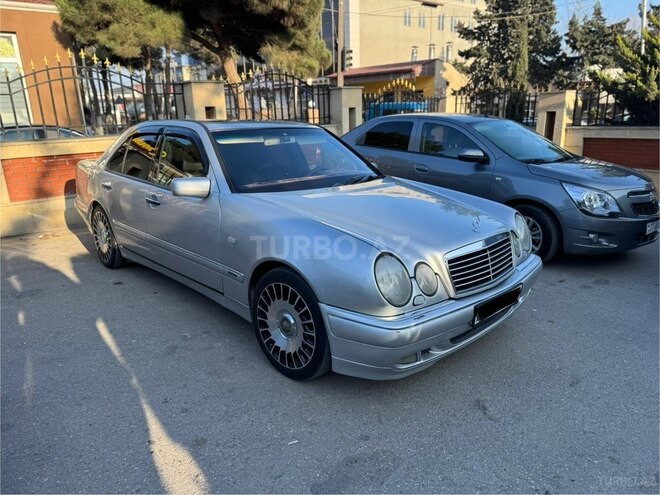Mercedes E 240-8
