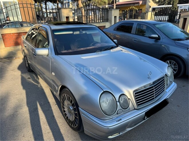 Mercedes E 240-3