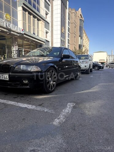 BMW 320-3