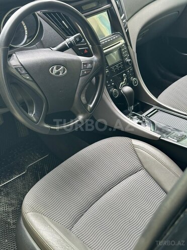 Hyundai Sonata-5