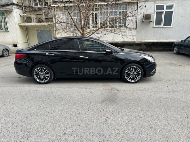 Hyundai Sonata-2