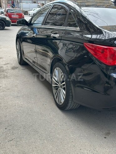 Hyundai Sonata-4
