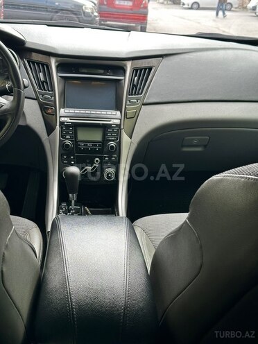 Hyundai Sonata-9