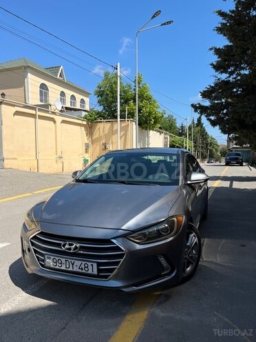 Hyundai Elantra-10