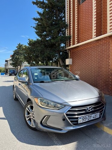 Hyundai Elantra-1