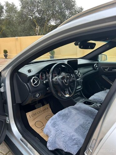 Mercedes GLA 250-8