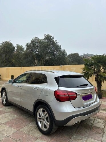 Mercedes GLA 250-2
