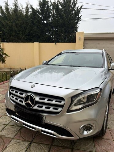 Mercedes GLA 250-3