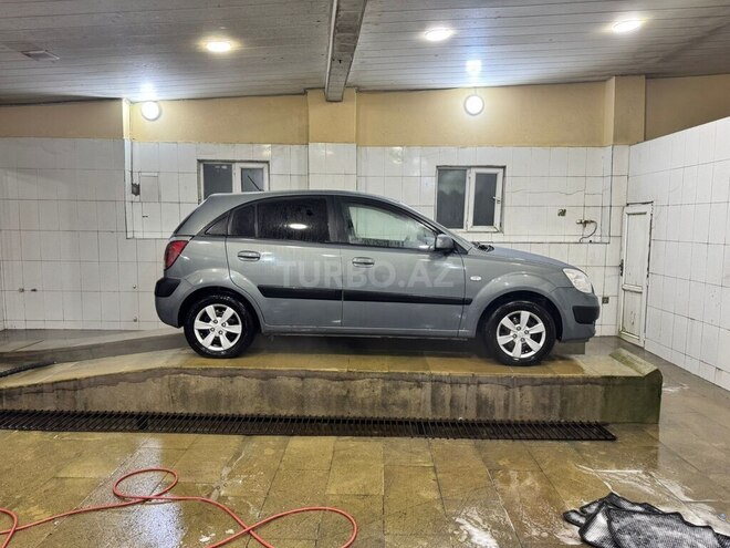 Kia Rio-5