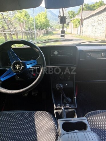 LADA (VAZ) 2107-2