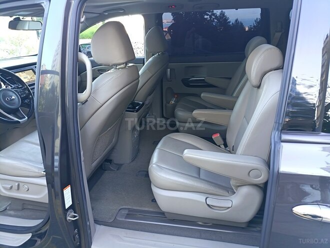 Kia Carnival-14