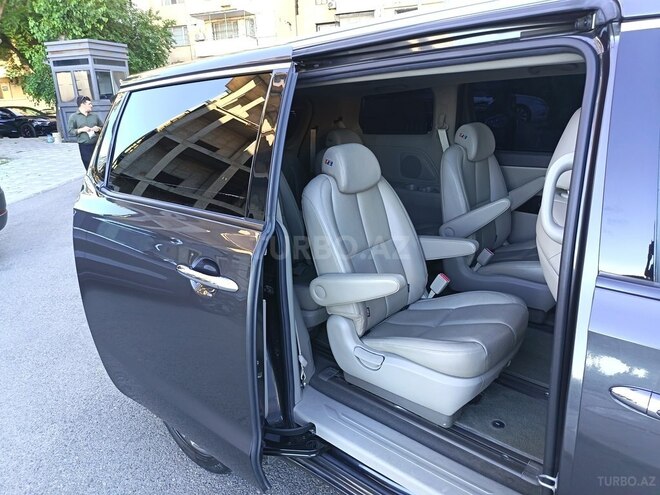 Kia Carnival-15