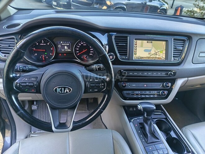 Kia Carnival-10