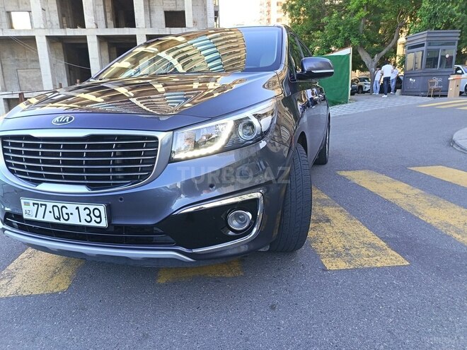 Kia Carnival-8