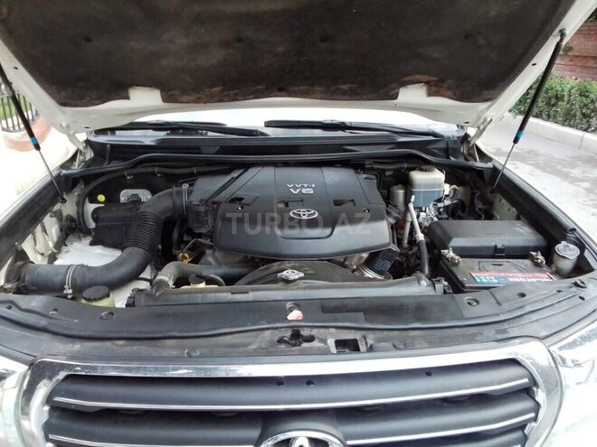 Toyota Land Cruiser-11
