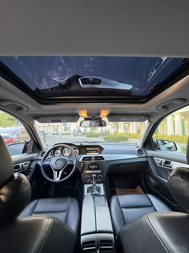 Mercedes C 220-11