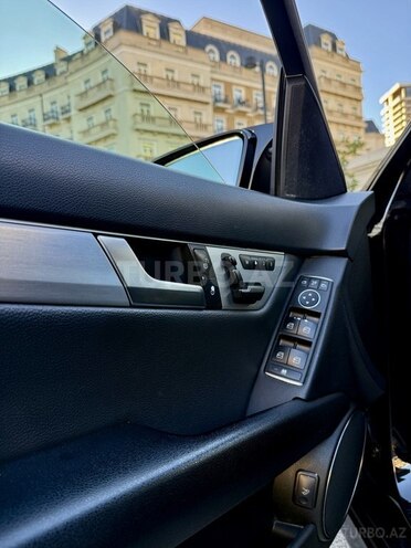 Mercedes C 220-12