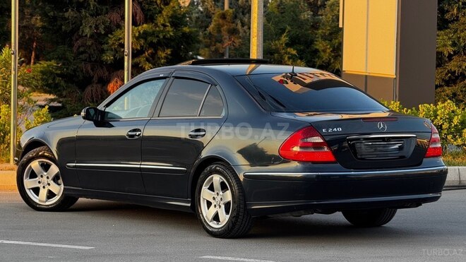 Mercedes E 240-6