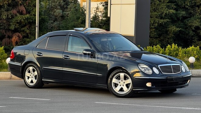 Mercedes E 240-2