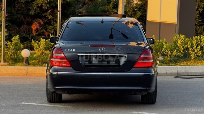 Mercedes E 240-4