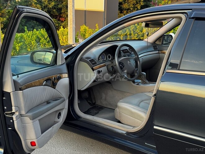 Mercedes E 240-7