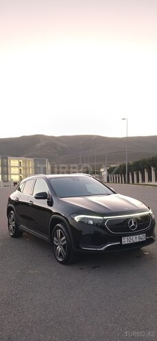 Mercedes EQA 250-1