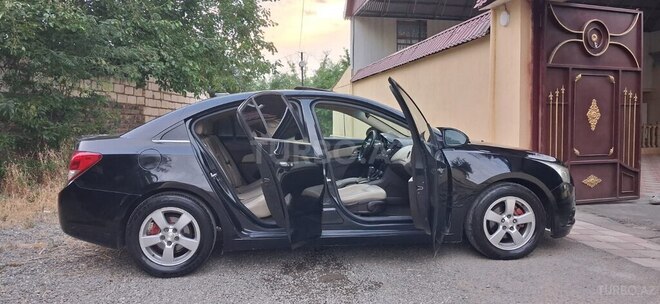 Chevrolet Cruze-15