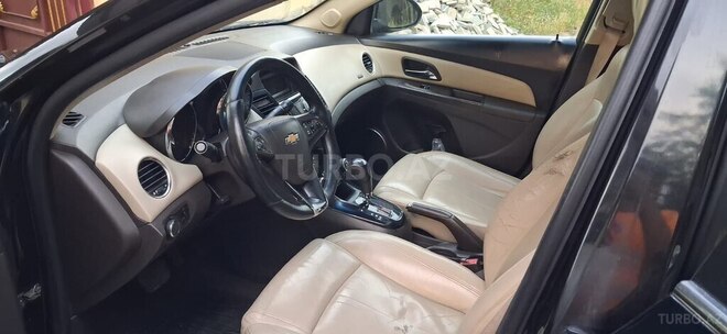 Chevrolet Cruze-16