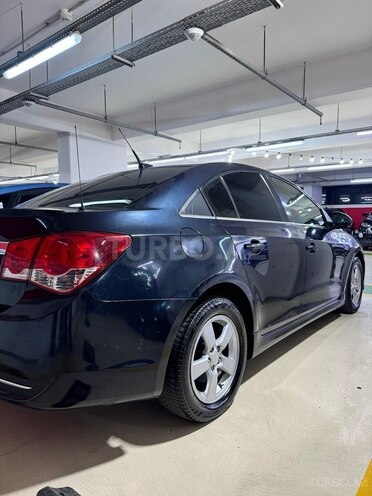 Chevrolet Cruze-12