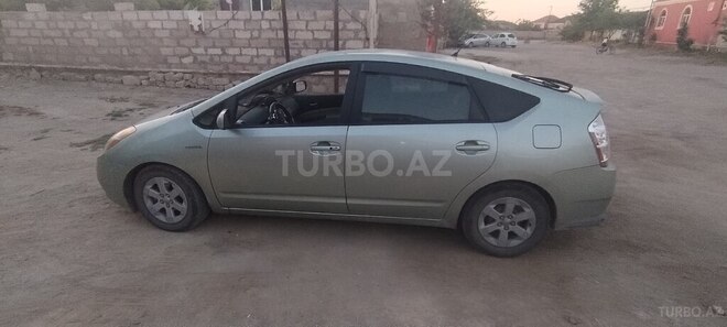 Toyota Prius-5