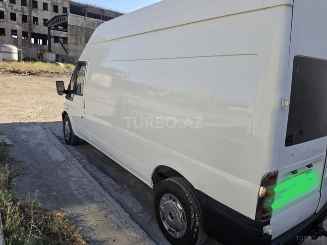 Ford Transit-4