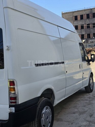 Ford Transit-8