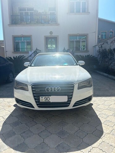 Audi A8-1