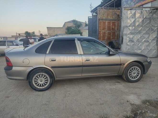 Opel Vectra-11