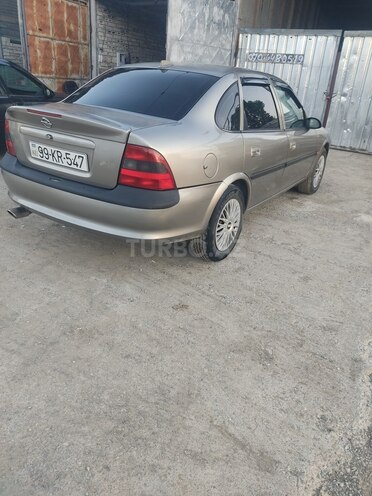 Opel Vectra-12