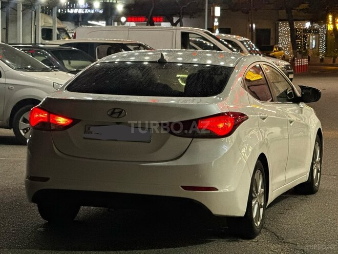 Hyundai Elantra-2