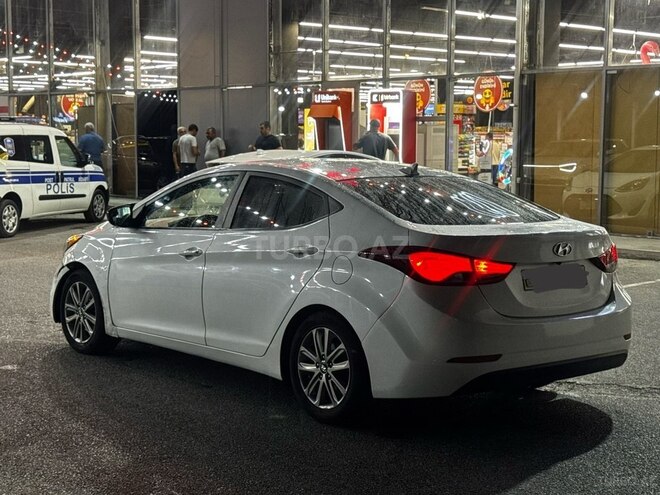 Hyundai Elantra-5